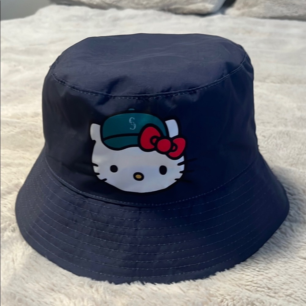 Limited edition hello kitty x seattle mariners bucket ht